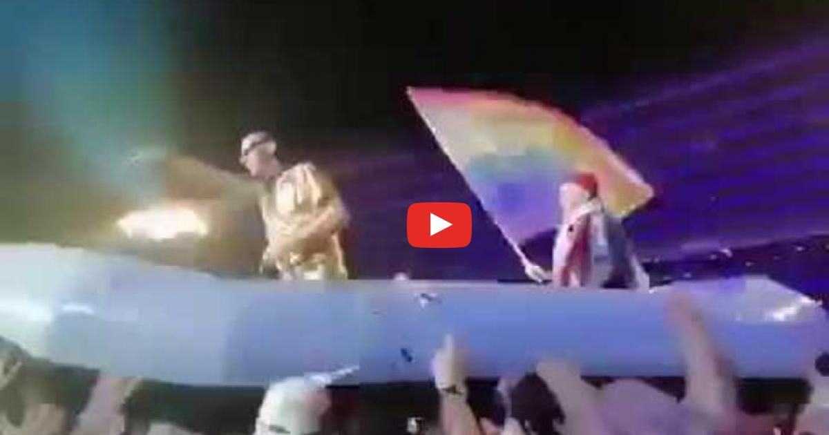 Niemiecki zespól Rammstein publicznie poparł środowiska LGBT. W trakcie koncertu w Chorzowie .