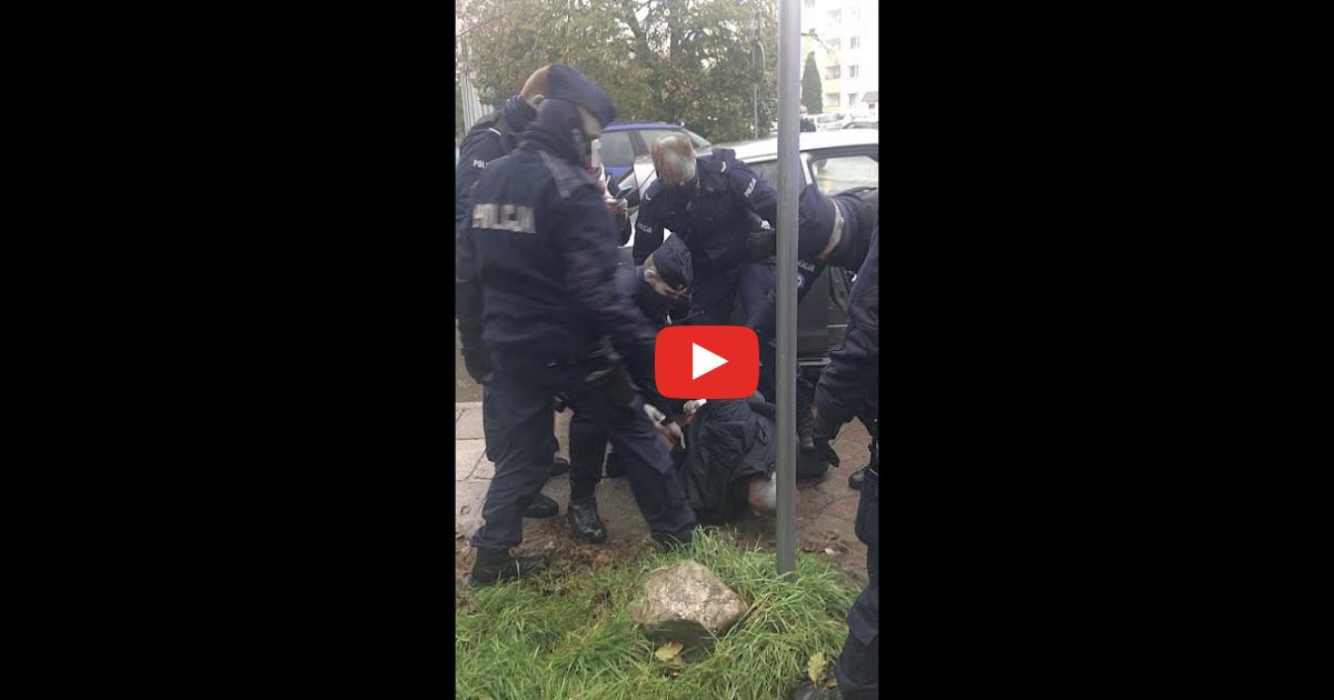 Brutalna interwencja policjantów w Opolu do mężczyzny bez maseczki.