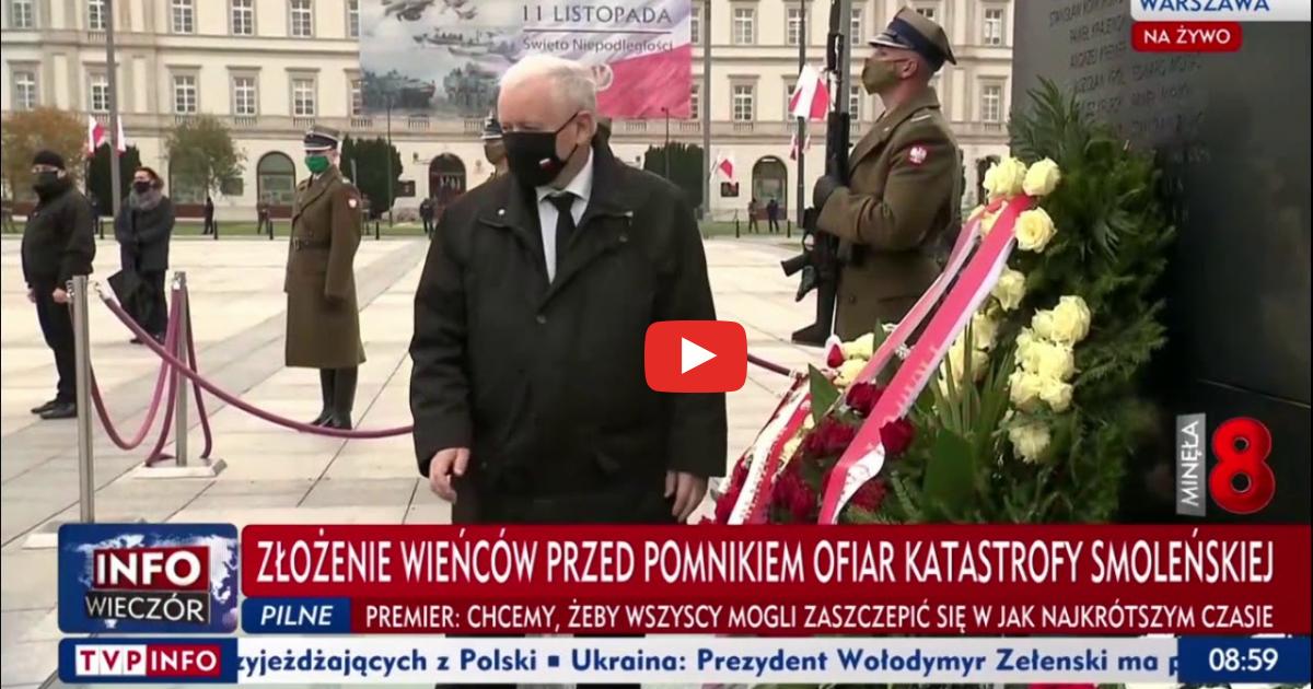 TVP przerywa program, bo Kaczyński poprawia szarfę na miesięcznicy.