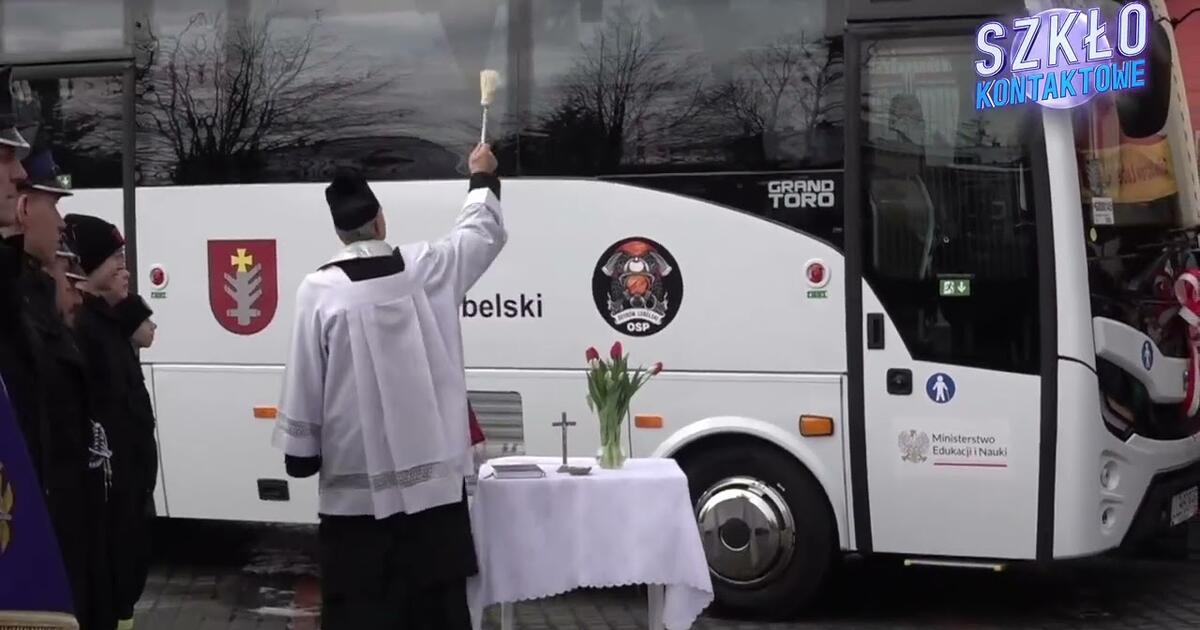 Święcenie autokaru od Czarnka odbyło się w ramach homologacji czy ubezpieczenia?